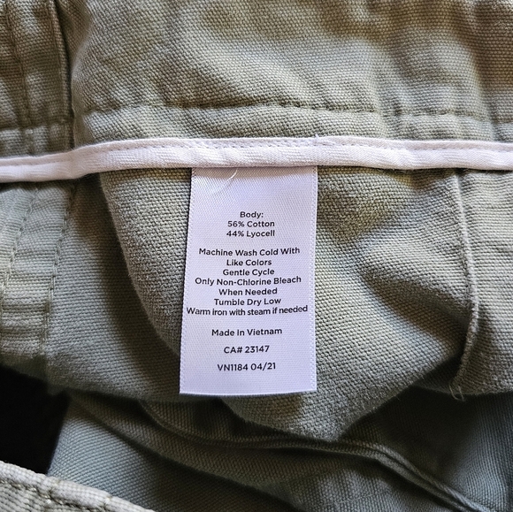 Talbots Petite Slim Cargo Pant Khaki Cropped Mid-rise Soft Patch Pockets Pants - Picture 5 of 6